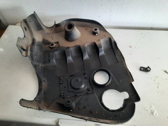 bontott VW PASSAT B5 Felső Motorburkolat