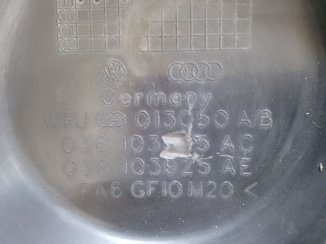 bontott VW PASSAT B5 Felső Motorburkolat