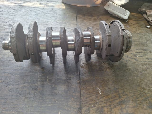 bontott VW PASSAT B5 Főtengely (Magában)