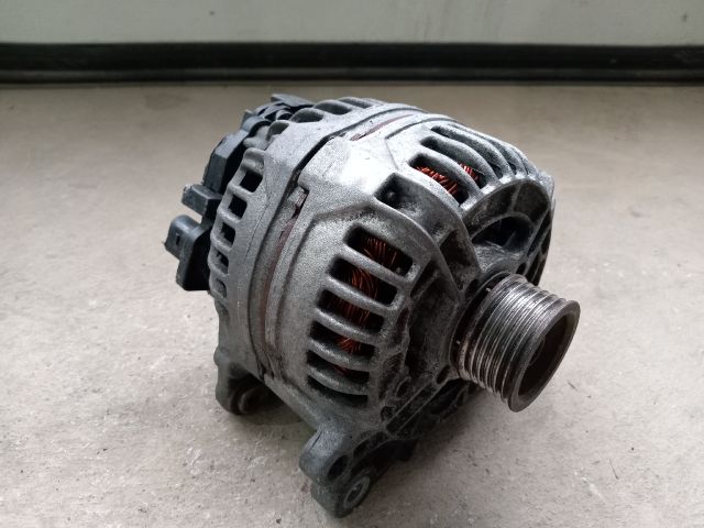 bontott VW PASSAT B5 Generátor