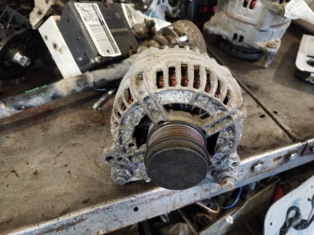 bontott VW PASSAT B5 Generátor