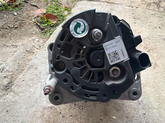 bontott VW PASSAT B5 Generátor