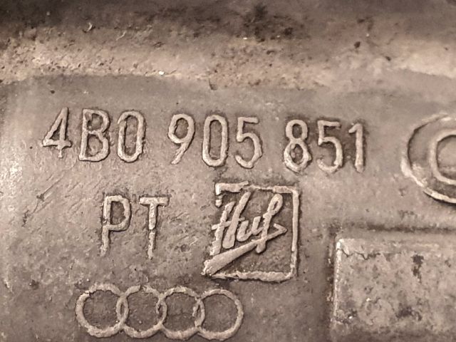 bontott VW PASSAT B5 Gyújtáskapcsoló Házzal