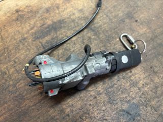 bontott VW PASSAT B5 Gyújtáskapcsoló Házzal