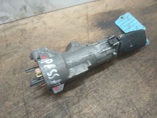 bontott VW PASSAT B5 Gyújtáskapcsoló Házzal