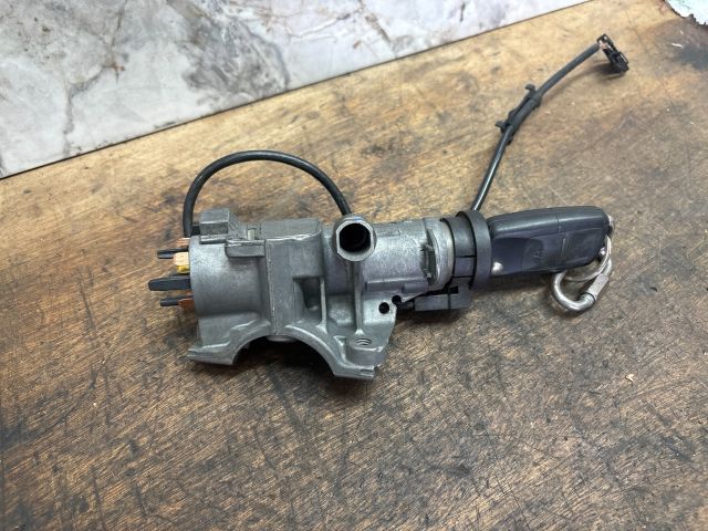 bontott VW PASSAT B5 Gyújtáskapcsoló Házzal