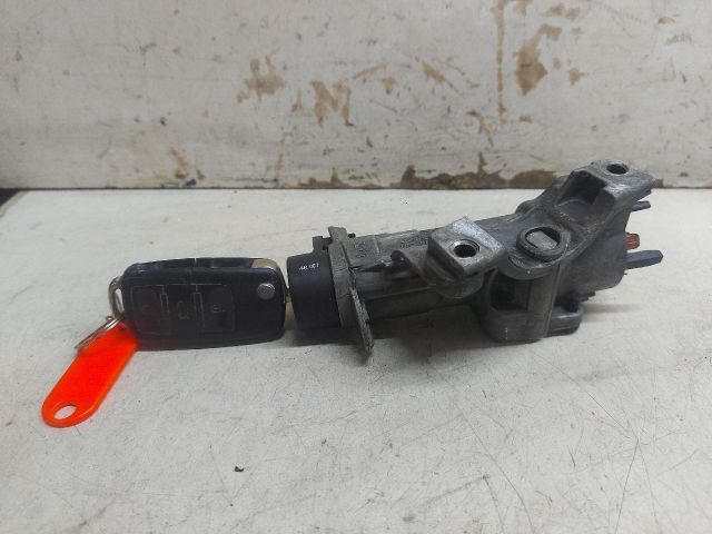 bontott VW PASSAT B5 Gyújtáskapcsoló Házzal