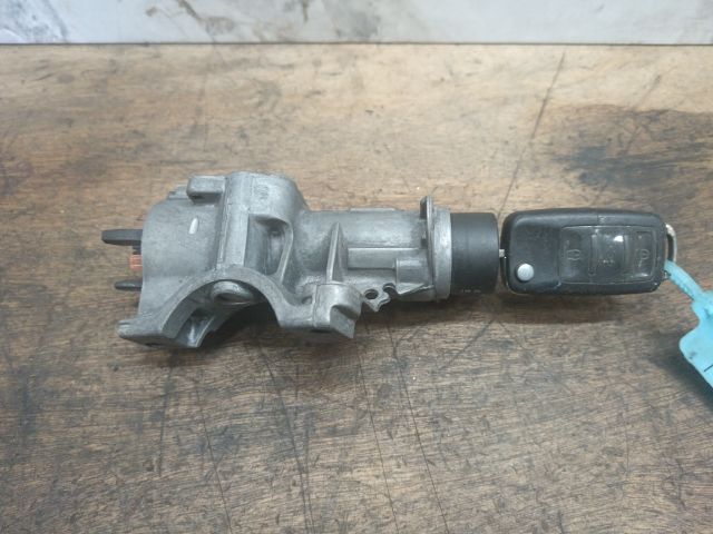 bontott VW PASSAT B5 Gyújtáskapcsoló Házzal