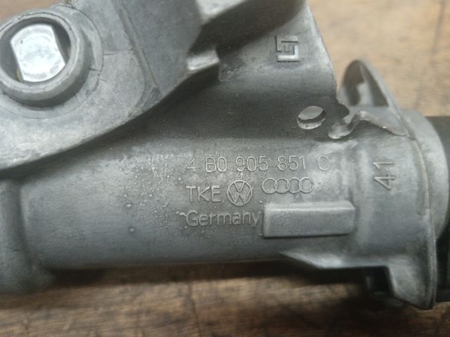 bontott VW PASSAT B5 Gyújtáskapcsoló Házzal