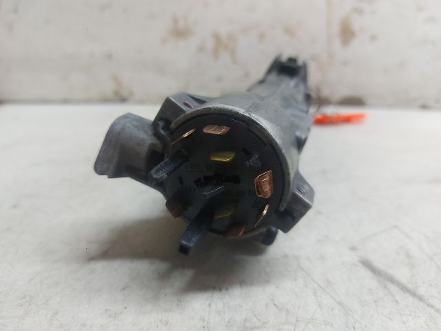 bontott VW PASSAT B5 Gyújtáskapcsoló Házzal