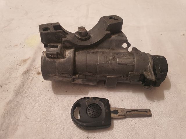 bontott VW PASSAT B5 Gyújtáskapcsoló Házzal