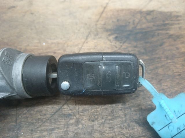 bontott VW PASSAT B5 Gyújtáskapcsoló Házzal