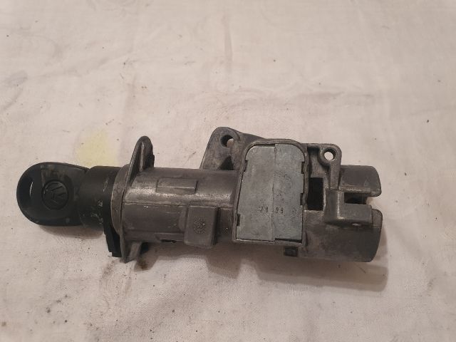 bontott VW PASSAT B5 Gyújtáskapcsoló Házzal