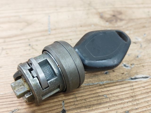 bontott VW PASSAT B5 Gyújtáskapcsoló