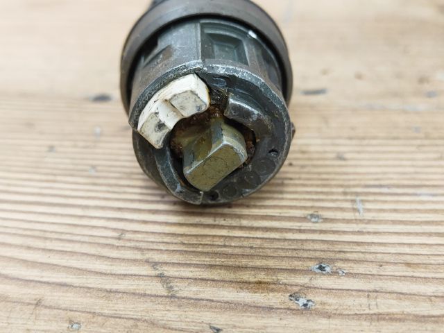 bontott VW PASSAT B5 Gyújtáskapcsoló