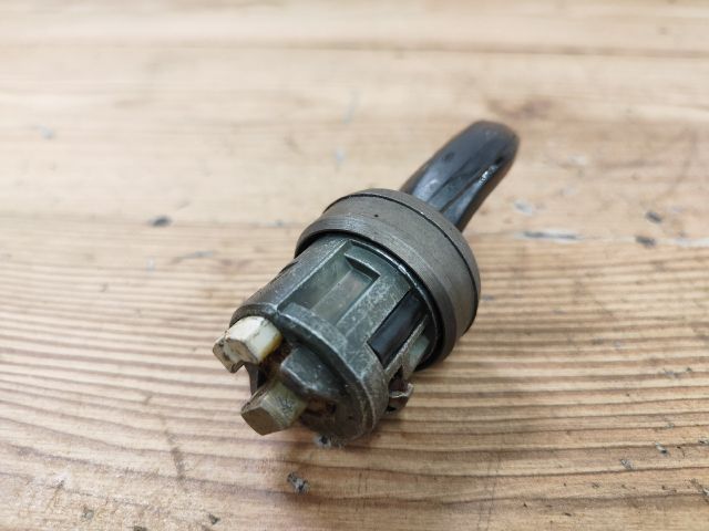 bontott VW PASSAT B5 Gyújtáskapcsoló