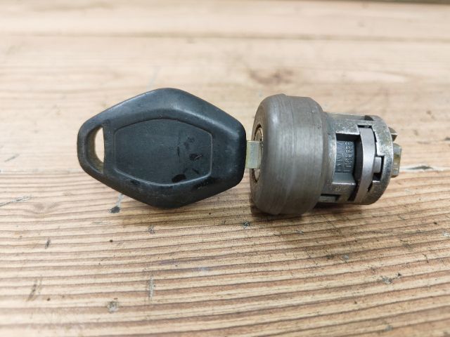 bontott VW PASSAT B5 Gyújtáskapcsoló