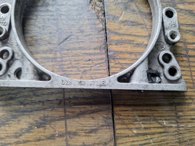 bontott VW PASSAT B5 Hátsó Főtengely Szimmeringház