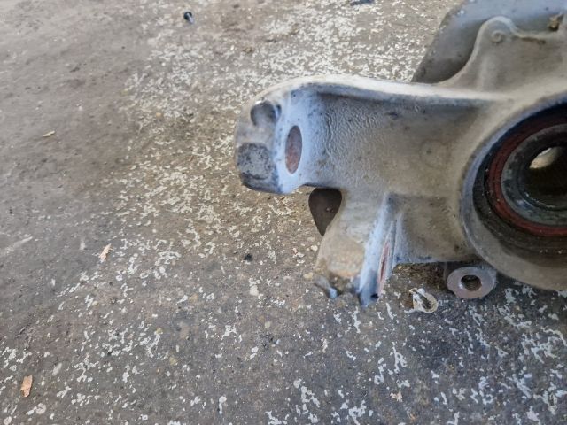 bontott VW PASSAT B5 Jobb első Csonkállvány Kerékaggyal