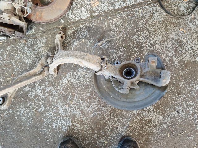bontott VW PASSAT B5 Jobb első Csonkállvány Kerékaggyal