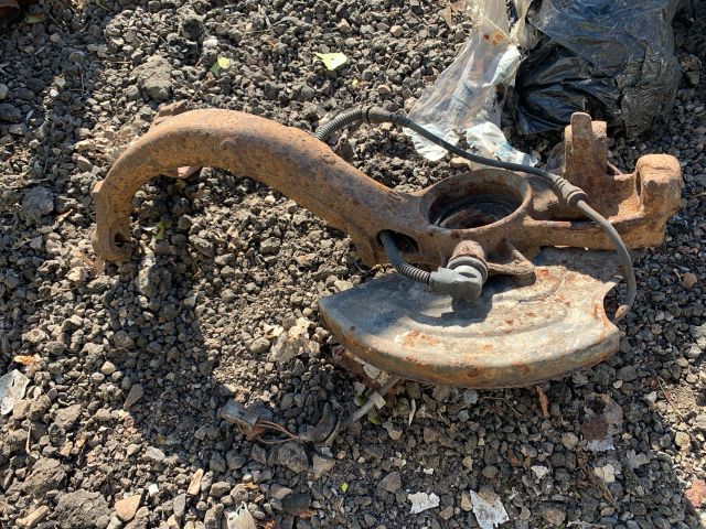 bontott VW PASSAT B5 Jobb első Csonkállvány Kerékaggyal