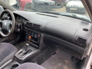 bontott VW PASSAT B5 Jobb első Csonkállvány Kerékaggyal