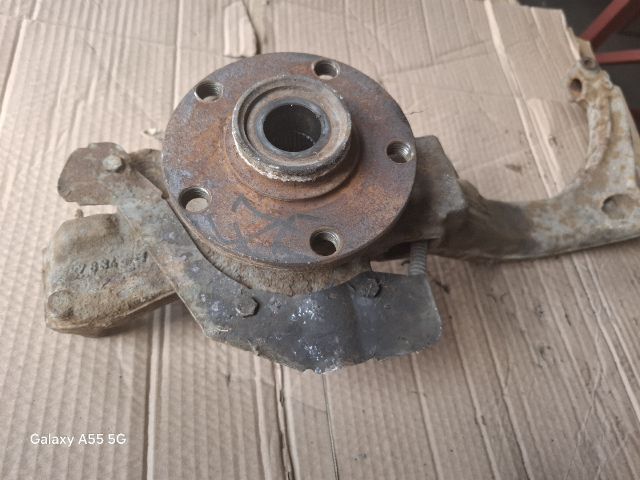 bontott VW PASSAT B5 Jobb első Csonkállvány Kerékaggyal