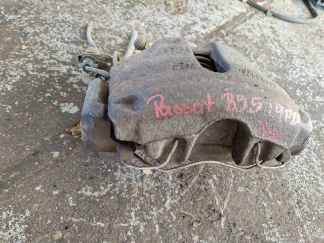 bontott VW PASSAT B5 Jobb első Féknyereg Munkahengerrel