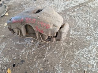 bontott VW PASSAT B5 Jobb első Féknyereg Munkahengerrel