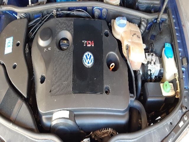 bontott VW PASSAT B5 Jobb első Féknyereg Munkahengerrel