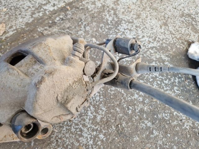 bontott VW PASSAT B5 Jobb első Féknyereg Munkahengerrel