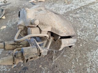 bontott VW PASSAT B5 Jobb első Féknyereg Munkahengerrel