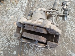 bontott VW PASSAT B5 Jobb első Féknyereg Munkahengerrel