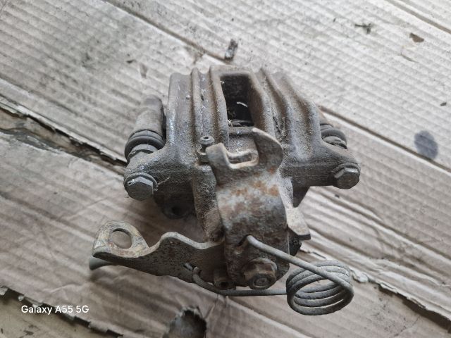 bontott VW PASSAT B5 Jobb hátsó Féknyereg Munkahengerrel