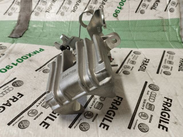 bontott VW PASSAT B5 Jobb hátsó Féknyereg Munkahengerrel