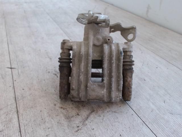 bontott VW PASSAT B5 Jobb hátsó Féknyereg Munkahengerrel