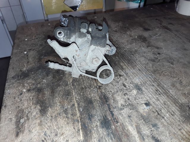 bontott VW PASSAT B5 Jobb hátsó Féknyereg Munkahengerrel