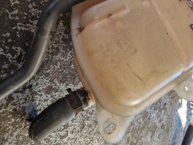 bontott VW PASSAT B5 Kiegyenlítő Tartály