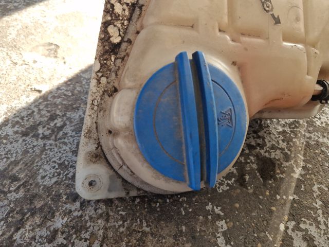 bontott VW PASSAT B5 Kiegyenlítő Tartály