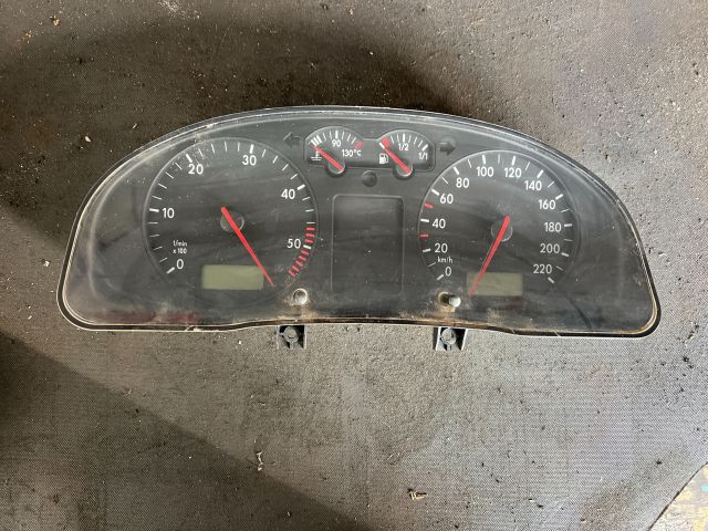 bontott VW PASSAT B5 Kilométeróra