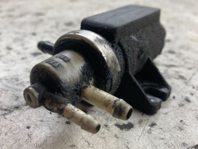 bontott VW PASSAT B5 Lefújószelep