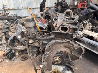 bontott VW PASSAT B5 Motor (Fűzött blokk hengerfejjel)