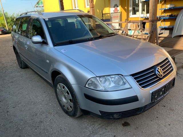 bontott VW PASSAT B5 Motor (Fűzött blokk hengerfejjel)