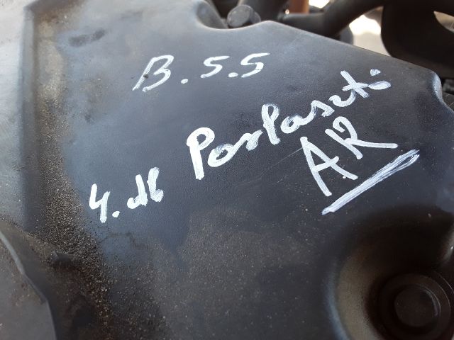 bontott VW PASSAT B5 Motor (Fűzött blokk hengerfejjel)