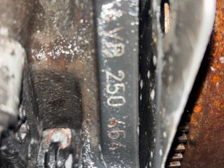 bontott VW PASSAT B5 Motor (Fűzött blokk hengerfejjel)