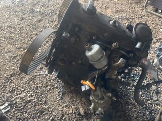 bontott VW PASSAT B5 Motor (Fűzött blokk hengerfejjel)