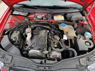 bontott VW PASSAT B5 Motor (Fűzött blokk hengerfejjel)