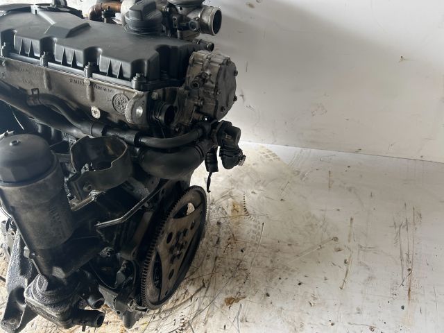 bontott VW PASSAT B5 Motor (Fűzött blokk hengerfejjel)