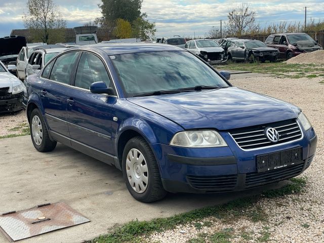 bontott VW PASSAT B5 Motor (Fűzött blokk hengerfejjel)