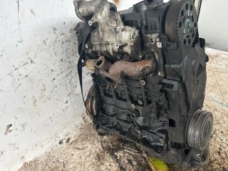 bontott VW PASSAT B5 Motor (Fűzött blokk hengerfejjel)